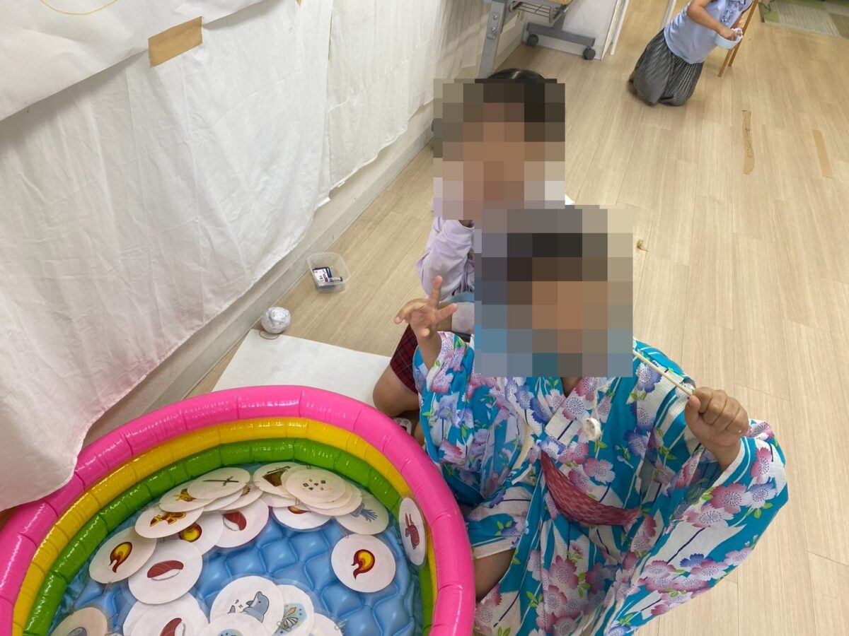 宝つりを楽しむ子どもたち